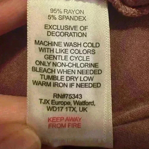 Women’s V-Cut Tahari Dress - Picture 4 of 6